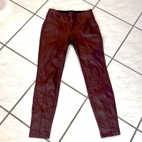 Rock & Republic™,Faux Leather Leggings in Wine,Fever Pull-On, All 5-Stars,Size S - Picture 6 of 11
